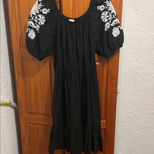Knox Rose Black Dress with White Embroidery summer fun